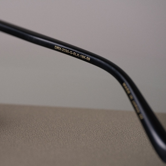 Dita Mach One - Black and 18k - Picture 8 of 10